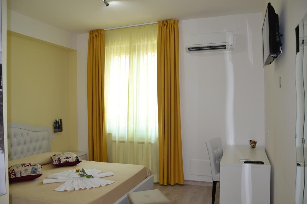 Fly In The World B&B Fiumicino Habitación foto